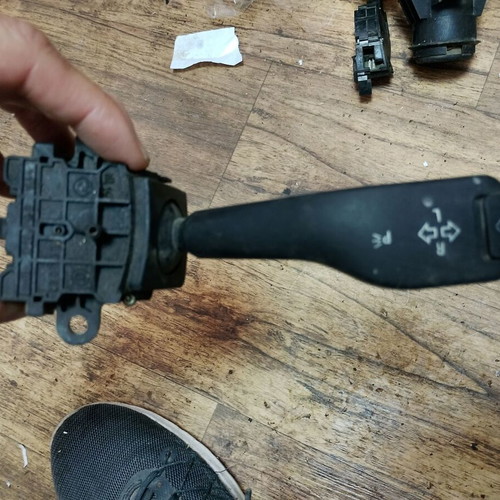 BMW E46 turn signal stalk 8363668 01104010
