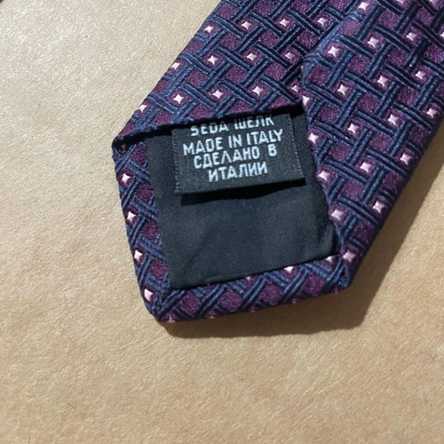 Hugo Boss tie made in Italy like new