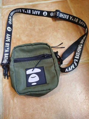 BAPE τσαντάκι χακί σαν καινούργιο