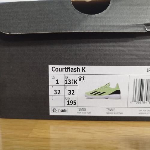 Adidas Courtflash children's tennis shoes size 32, green
