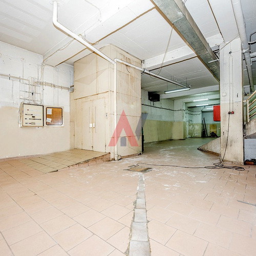 Corner commercial property 860 sqm 3 levels in Kalamaria
