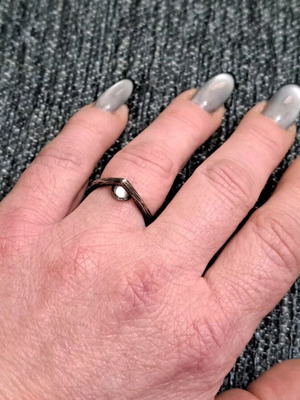 Silver 925 ring with inverted zircon, like new
