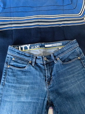 DKNY Jeans women's jeans size 27L used, blue denim