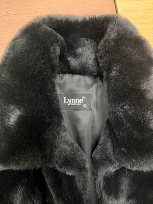 Lynne black fur coat like new, size M