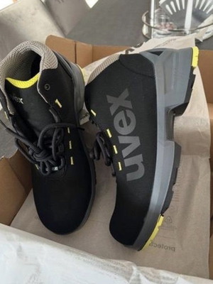 Uvex work shoes new, black boots size 43.5-44