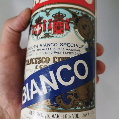Cinzano collectible drink bottle from the 60s like new, opened