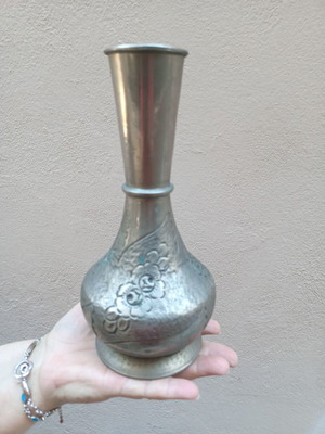 Vintage επάργυρο βάζο με ανάγλυφο floral σχέδιο μεταχειρισμένο