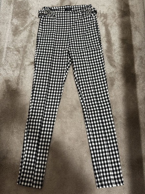 Bershka Gingham Pants slim fit high waist black and white like new