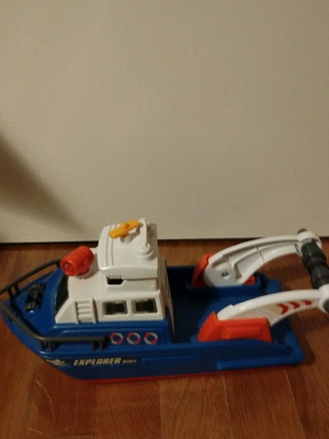Boat like new with sound