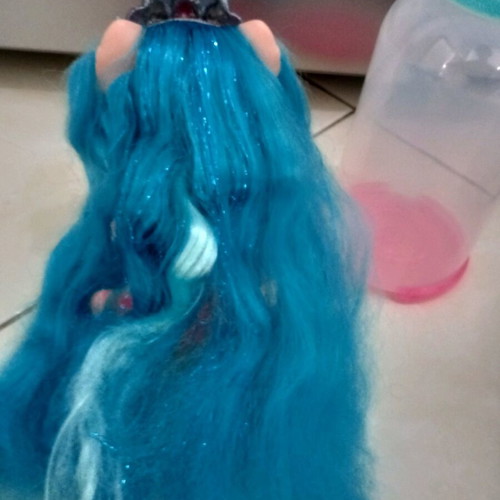 VIP Pet Twist with long hair like new, slightly worn ends