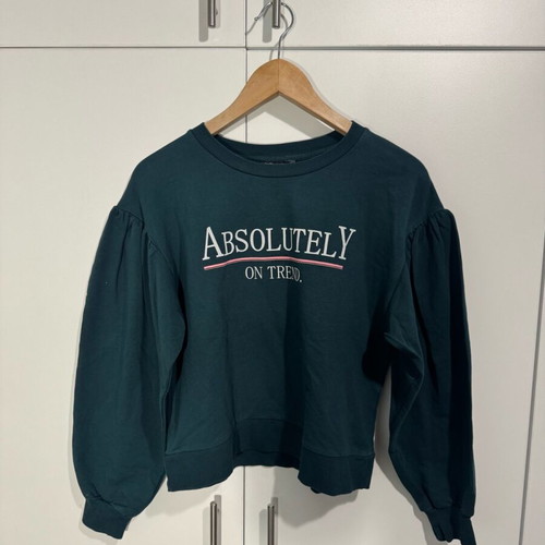Bershka sweatshirt like new, size S