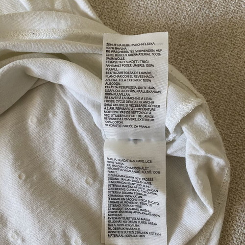 H&M white t-shirt with pearl studs XS like new