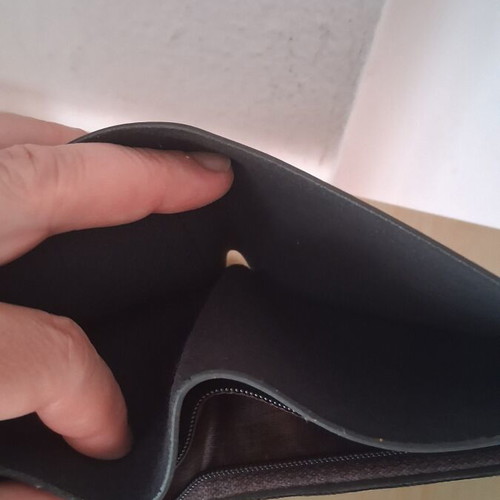 Leather men's wallet new, black with zipper and magnetic clasp