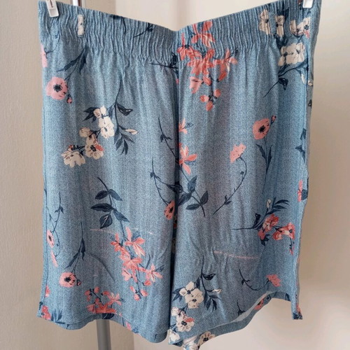 Floral print women's bermuda shorts, size L