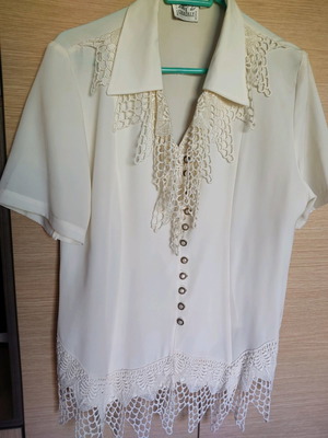 Charly vintage white shirt with embroidered collar
