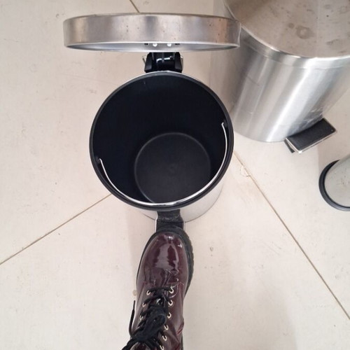 Set of bins and toilet brush like new
