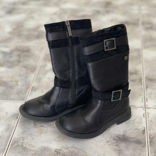 Xti leather boots for girls size 28 black like new