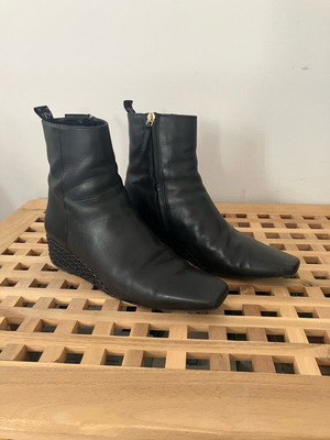 Castaner black leather ankle boots like new, size 38