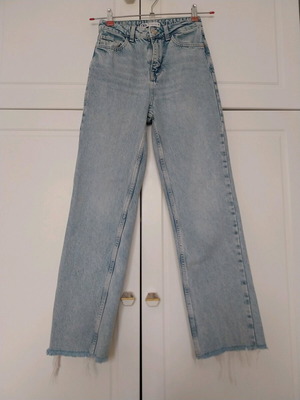 Zara jeans faded like new, waist 32cm, blue