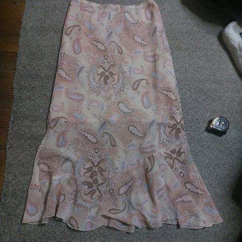 Lightweight skirt new with pattern, pink, size S