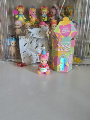 Sonny Angel Birthday Gift Bear Series Birthday Cake Hug Pink Bear figure new