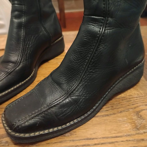 Leather ankle boots like new