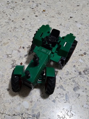 Matchbox tractor used in excellent condition