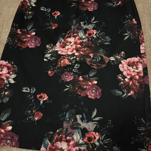 Floral pencil skirt used, black, size M