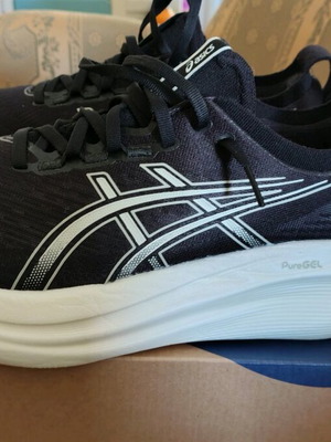 Asics Running 27 Extra Wide like new, size 43.5, black and grey