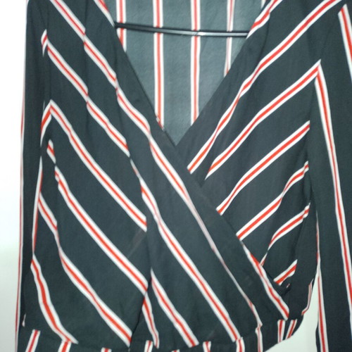 H&M divided wrap blouse like new, black and red