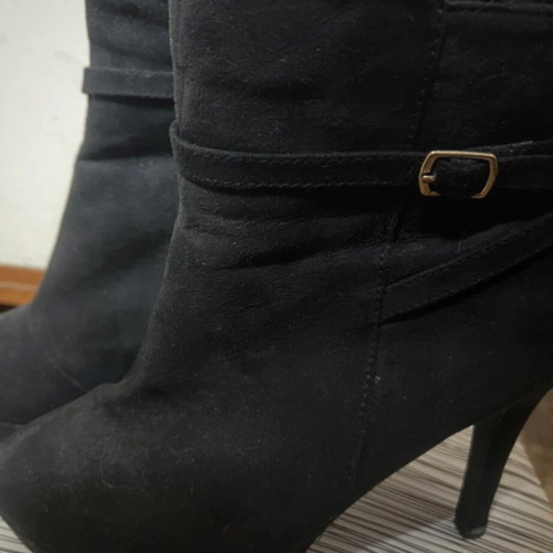 Black H&M Ankle Boots Size 38 Like New With High Heels