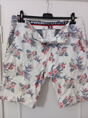 Superdry bermuda shorts like new, size M, multicolor