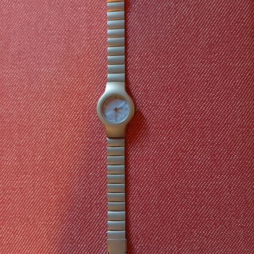 Silver wristwatch like new, women's, waterproof