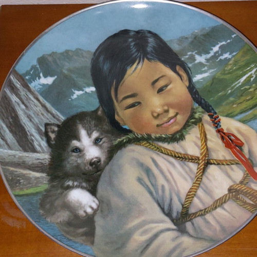 People of the Midnight Sun decorative plates by Nori Peter like new, Kaizer porcelain