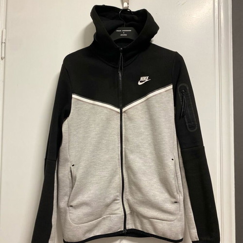 Nike Tech Fleece Jacket like new, size L, black and grey