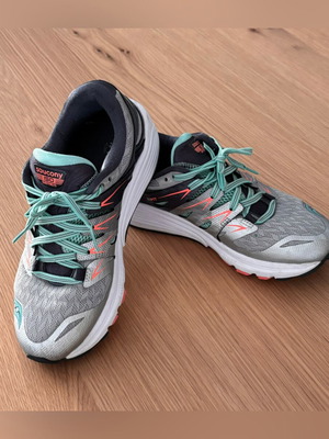 Saucony Zealot ISO 2 athletic shoes like new, size 39, multicolor