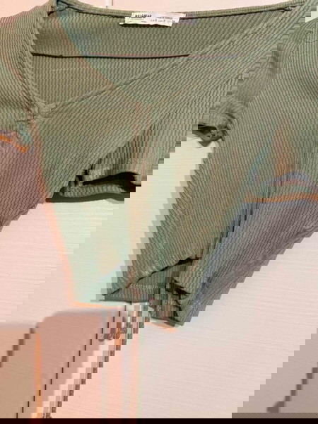 PULL AND BEAR ΠΡΑΣΙΝΟ ΚΟΝΤΟΜΑΝΙΚΟ ΤΟΠ