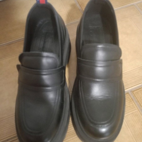 Tommy Hilfiger loafers black size 38 like new