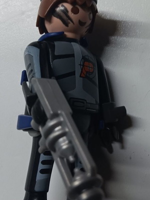 Playmobil 2 agents used
