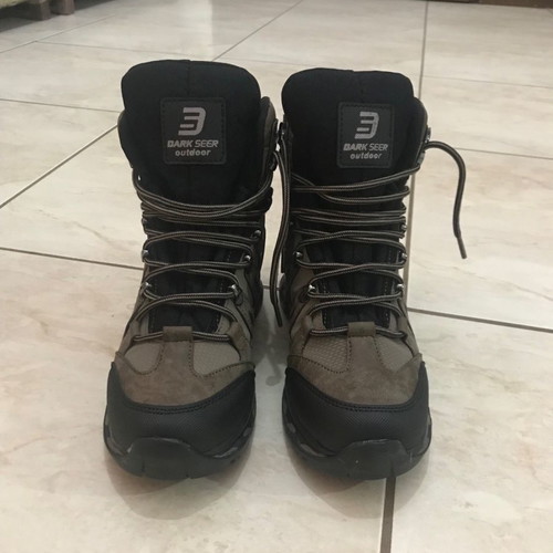 Dark Seer outdoor hiking boots new, size 38