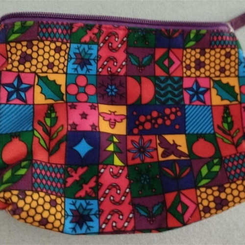 Apivita toiletry bag like new, multicolored