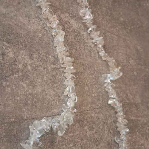 Necklace like new, white