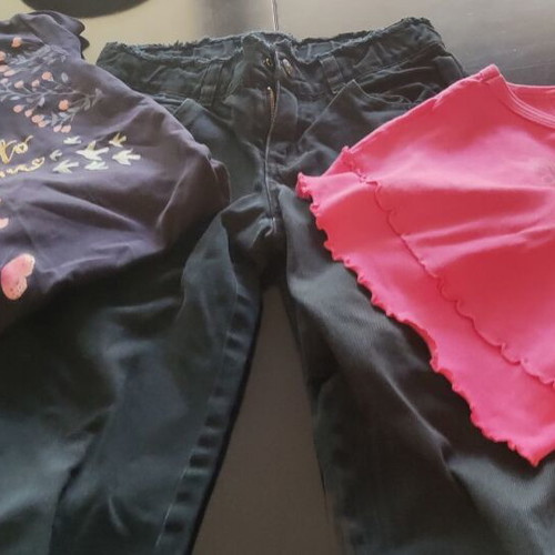 Girls' clothing set size 8 Sisley like new, pants and 2 tops