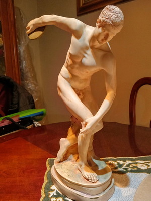 Δισκοβόλος χειροποίητος από ρητίνη μεταχειρισμένος, 10 κιλά, 45 πόντους ύψος