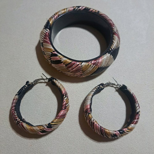 Jewelry set bracelet and earrings like new, multicolor
