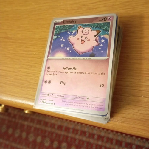 Pokémon set 50 common + 10 holo cards like new