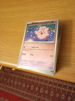 Pokémon set 50 common + 10 holo cards like new