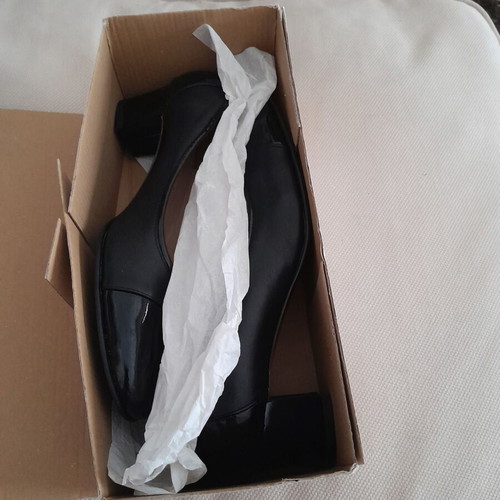 Classic black low heel pumps