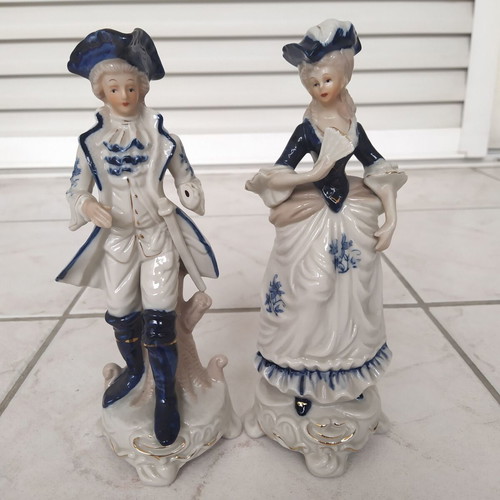 Vintage figurine couple used, high society, 22 cm tall
