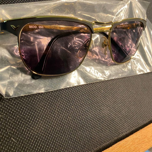 Saint Louis sunglasses new, black and gold
